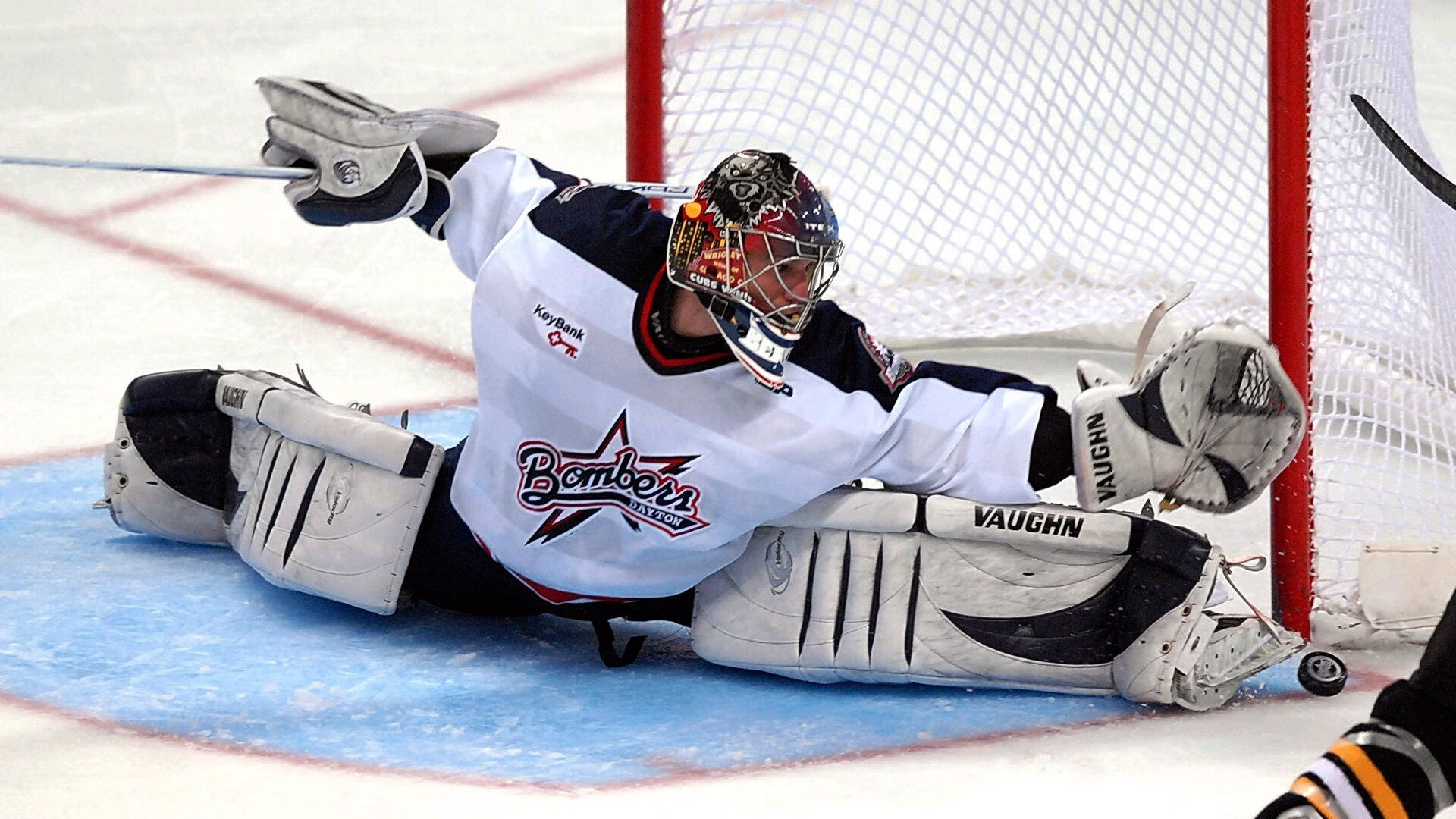 硬仗见真章，湖人鏖战力克广厦，切特攻防两端展现统治力