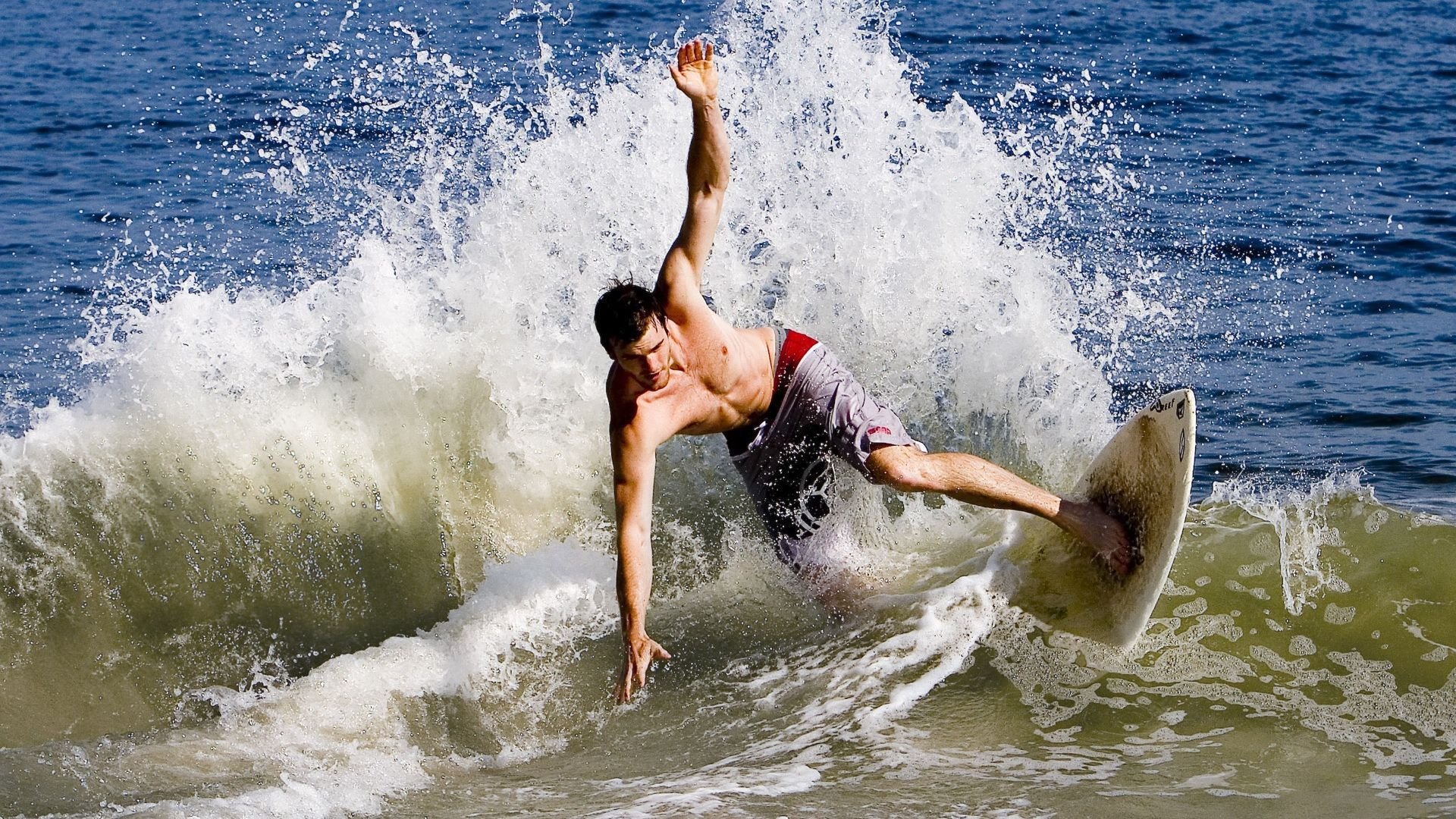 意甲焦点战，公牛逆转雄鹿，坚韧铸就永恒经典