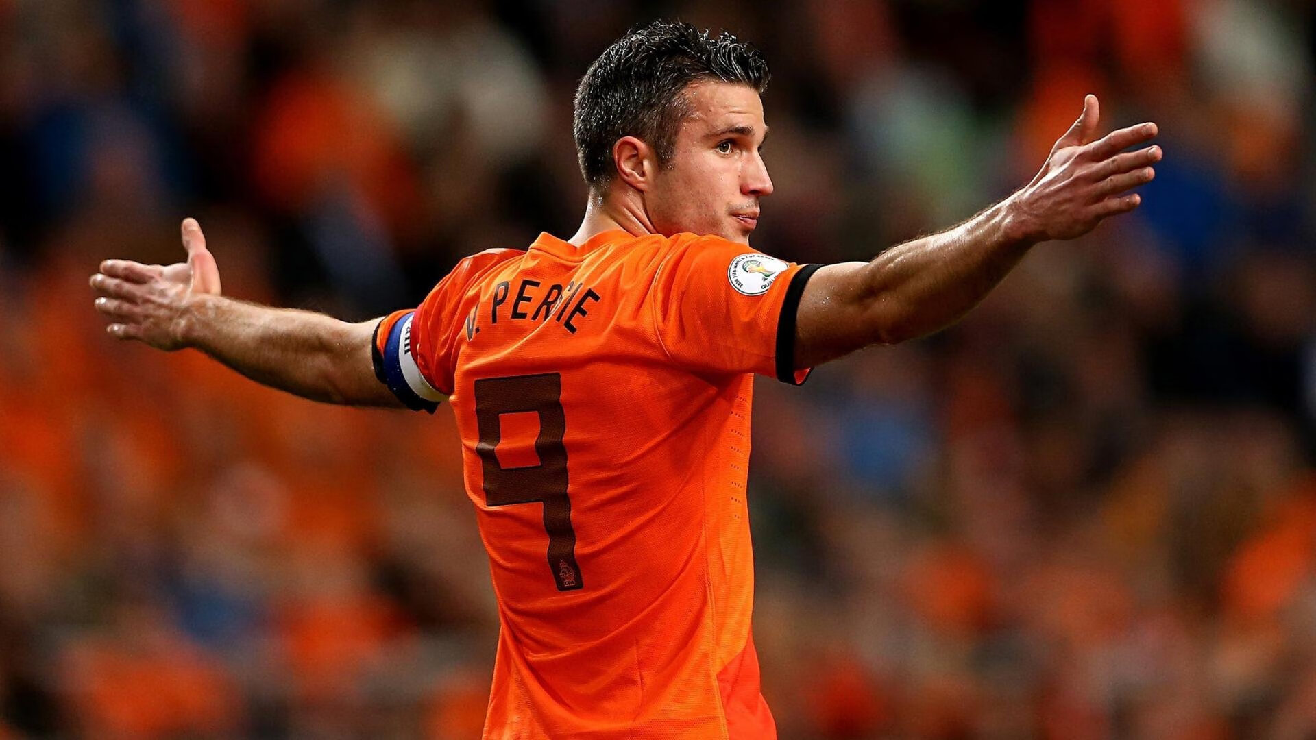 当绿茵场跨越战场，乌克兰绝杀曼联背后的托尼·克罗斯与足球的永恒之火